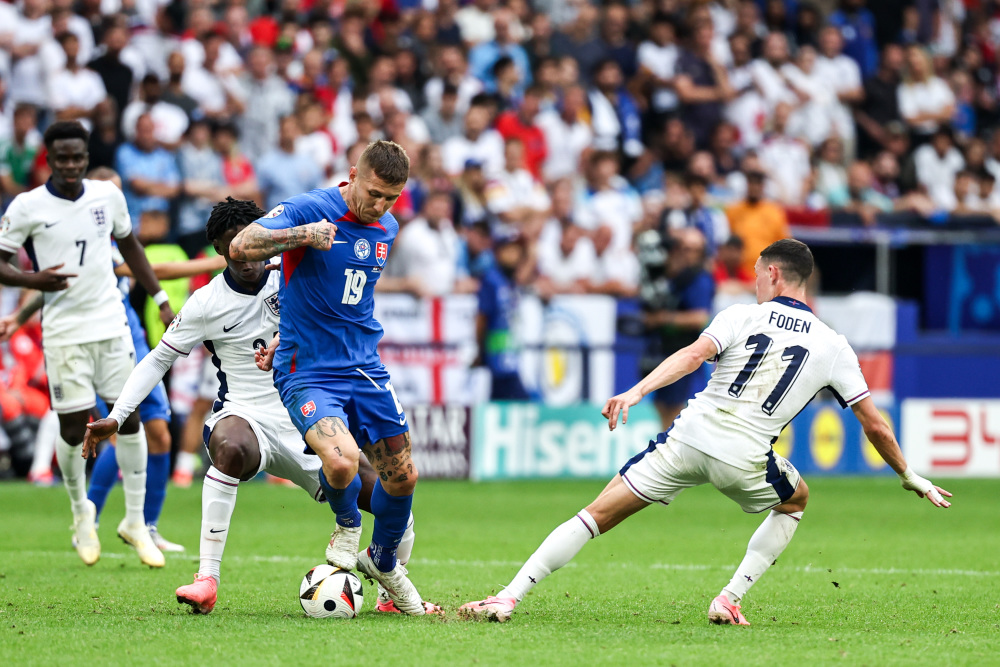 九游-凯恩连续三场比赛得分超过夺冠，西班牙队不断突破！上演精彩一战-九游