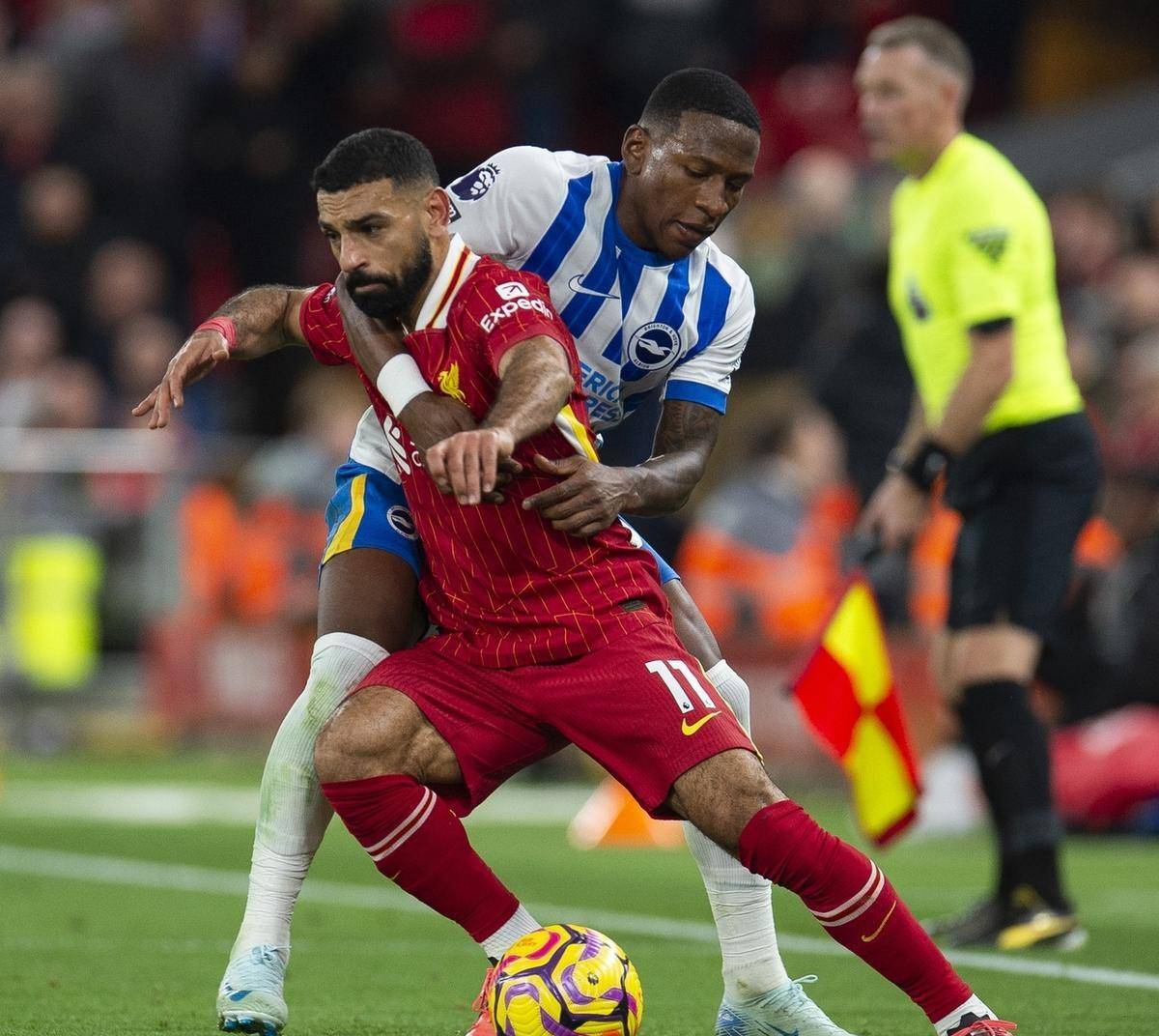 九游平台-萨拉赫重要时刻重返赛场，G2带队取胜！观众掌声雷动-九游平台